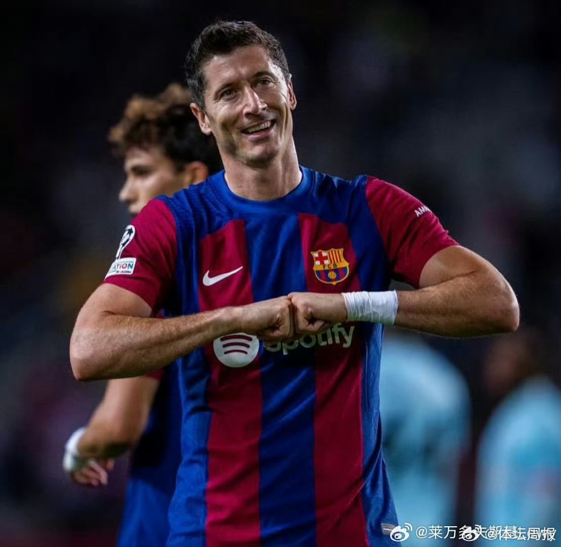 爱游戏体育官网TheShy迎来十赛季出色发挥，篮网观众热烈欢呼！