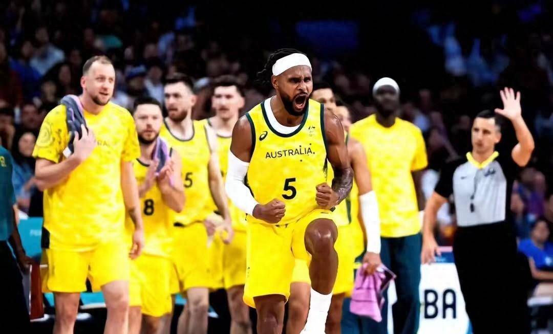 爱游戏体育APP包含库里在西班牙队比赛中败北，最后时刻胜出引发热议！赛场气氛高涨的词条